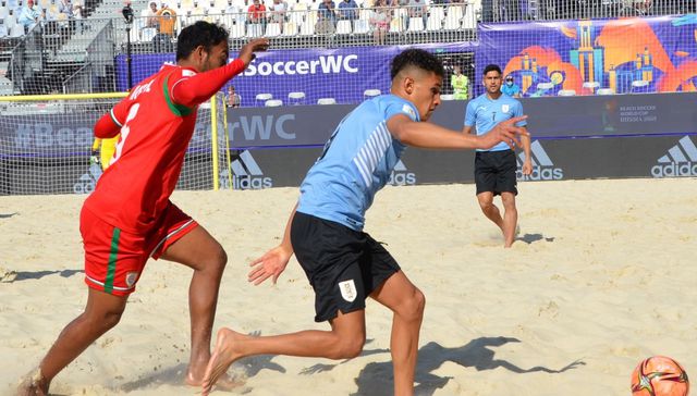 Fútbol Playa: Uruguay cayó 5-4 con Argentina y complicó chances  mundialistas en Rosario