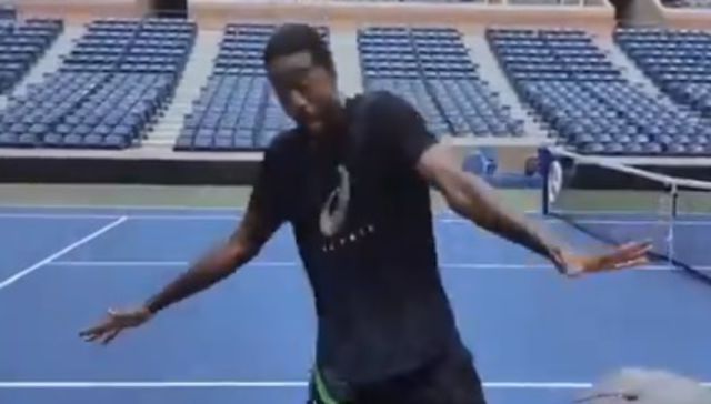 Más que una raqueta