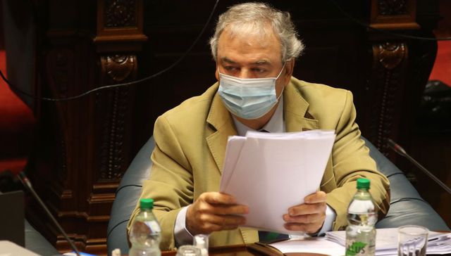 Piña va, piña viene