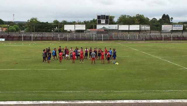 Comisión de la Asociación Uruguaya de Fútbol inspeccionó la cancha