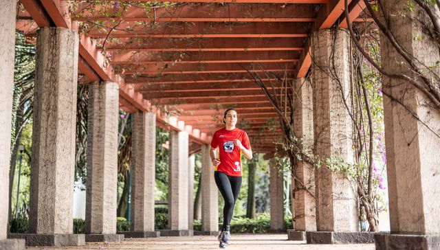 TU CORRES, NOSOTROS DONAMOS