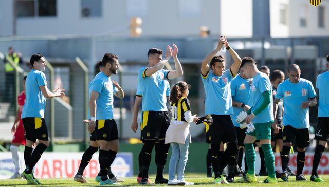 SE PUSIERON LA CAMISETA