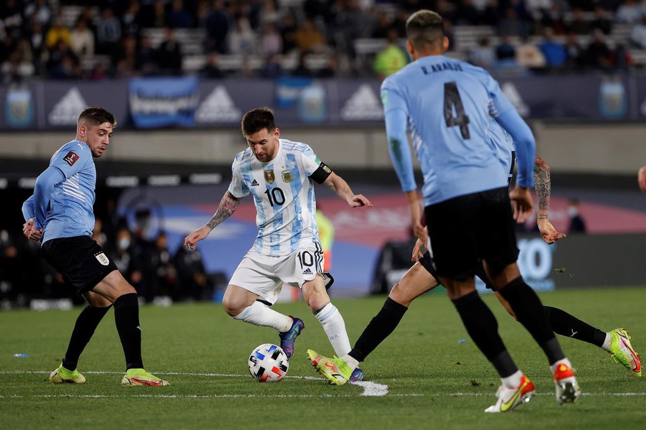 Eliminatorias: ¿Por dónde se podrá ver el partido de Uruguay frente a  Argentina?