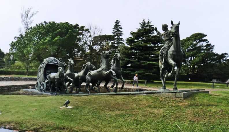 Vandalizaron el Monumento a La Diligencia en el Prado; cortaron dos patas y una cola