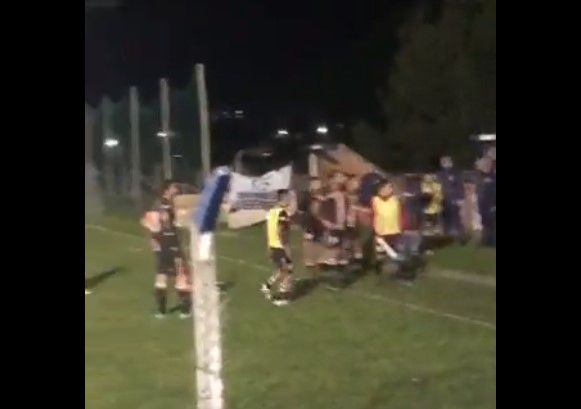 Los muchachos se entretienen