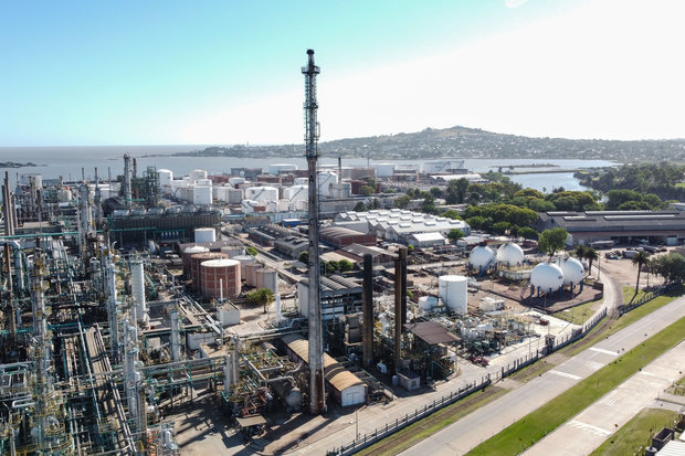 Sindicato de Ancap suspende medidas y directorio prioriza acuerdo por paro en Refinería