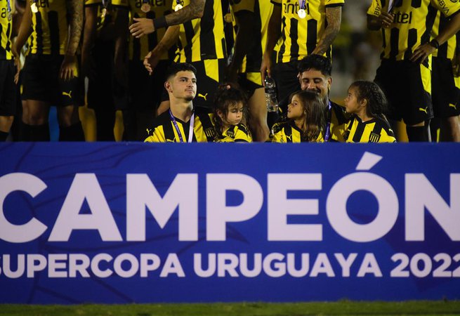 Peñarol se corona campeón del Apertura en Uruguay -  Móvil