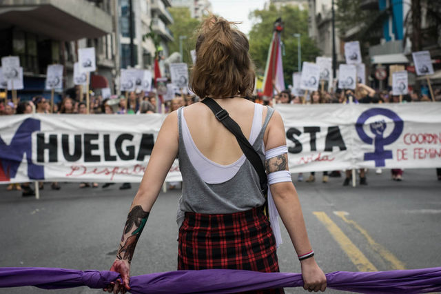 Onu Mujeres Dedican Más Del Triple De Tiempo A Trabajo Doméstico Y Cuidados Que Hombres 2400