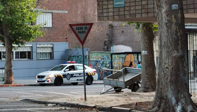 La noche como siempre oscura