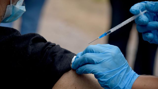 La vida pasa entre vacuna y vacuna