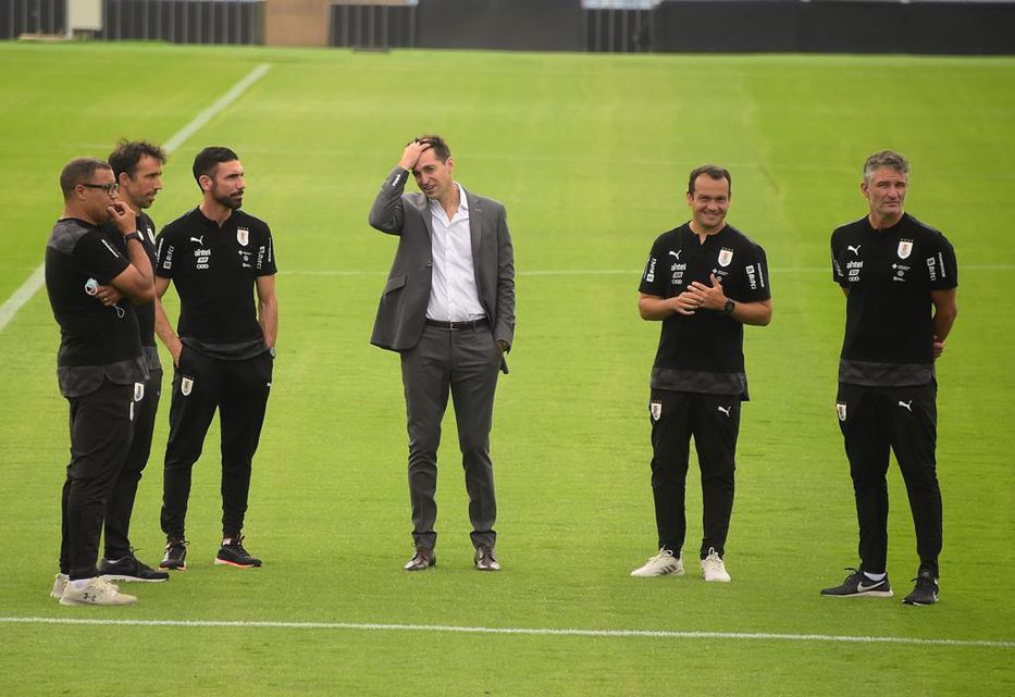 Diego Alonso fue presentado como técnico de Uruguay y reveló que