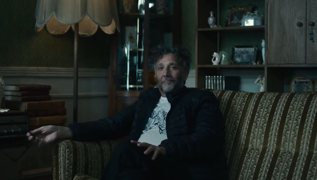 Nadie puede decirle quién es