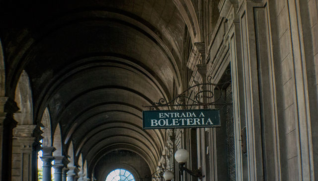 El último tren corría