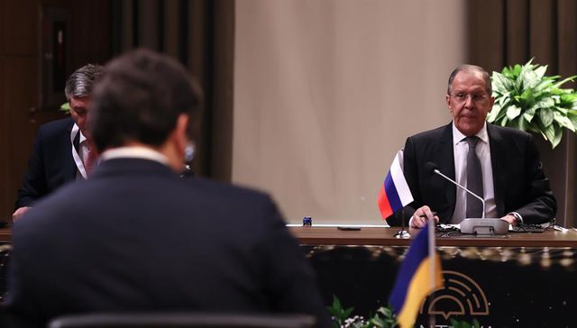 Alguien tiene que ceder