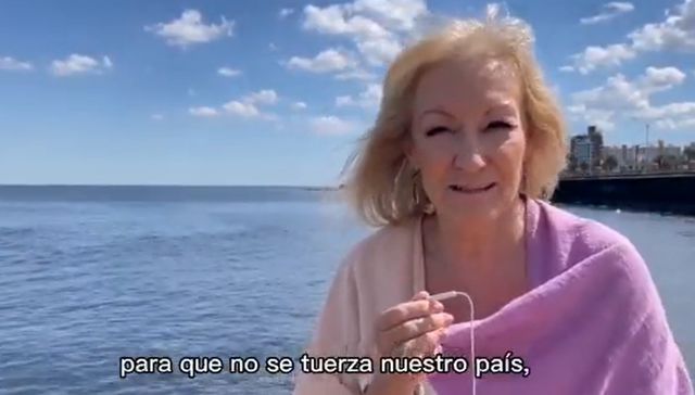 No dar el brazo a torcer
