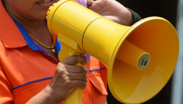 Bajame los decibelios