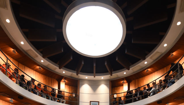 Al fondo que hay lugar