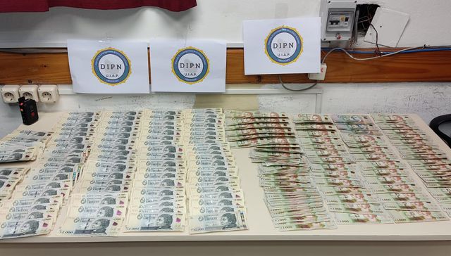 De policía a policía