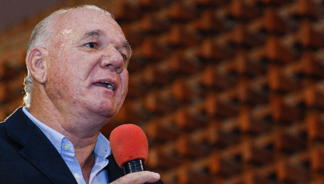 Con la camiseta puesta