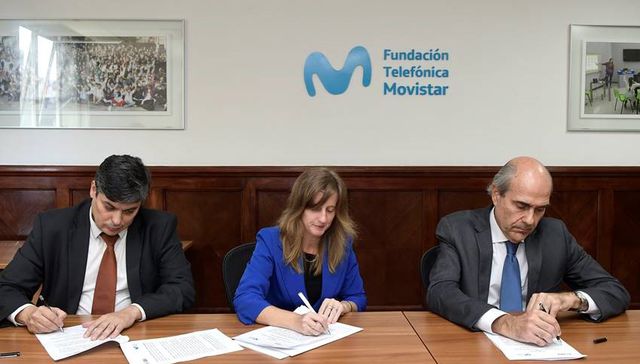 LE PUSIERON LA FIRMA