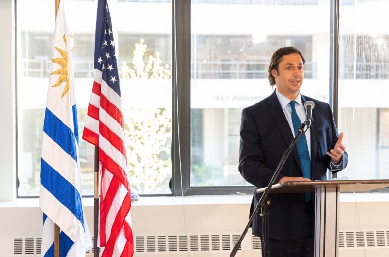 Embajada uruguaya en EE. UU expondrá fotografías relacionadas con la democracia