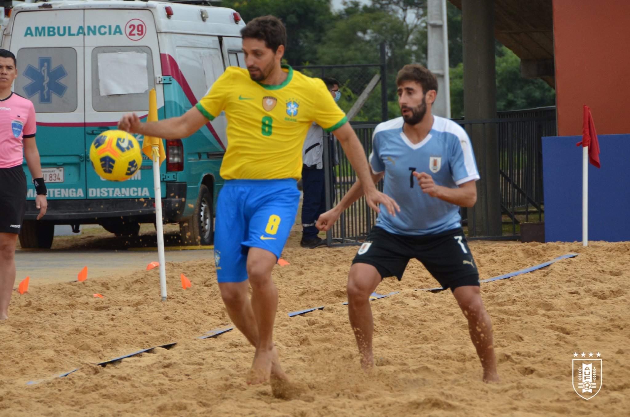 La Roja encabeza el Sudamericano de fútbol playa tras golear a Uruguay