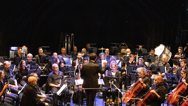 La alegría va por barrios