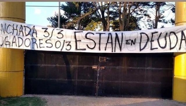 Algo tiene que pasar