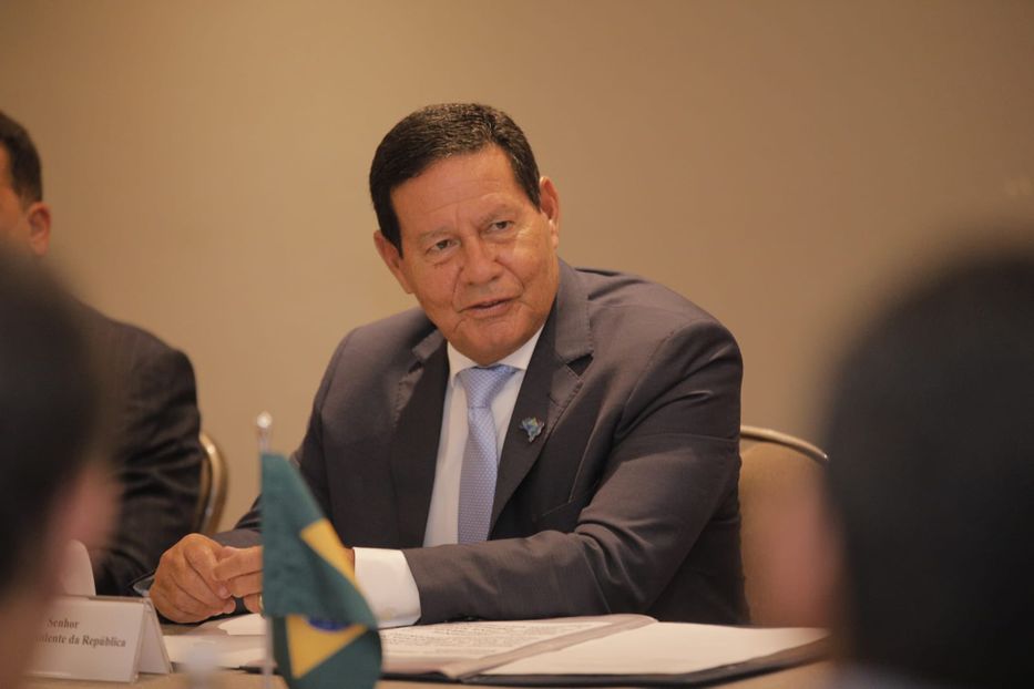 Hamilton Mourão, vicepresidente de Brasil, viene a Uruguay para reunirse con Argimón