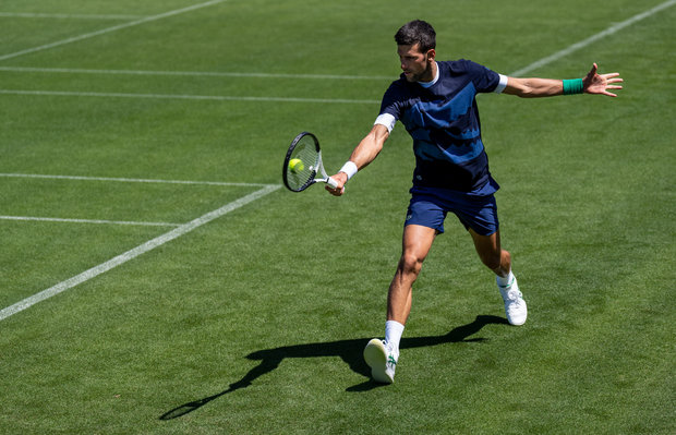 Djokovic en su primera práctica. Foto: @Wimbledon
