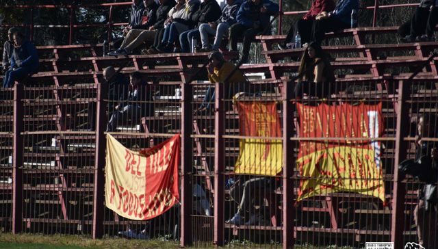 Los de afuera son de palo