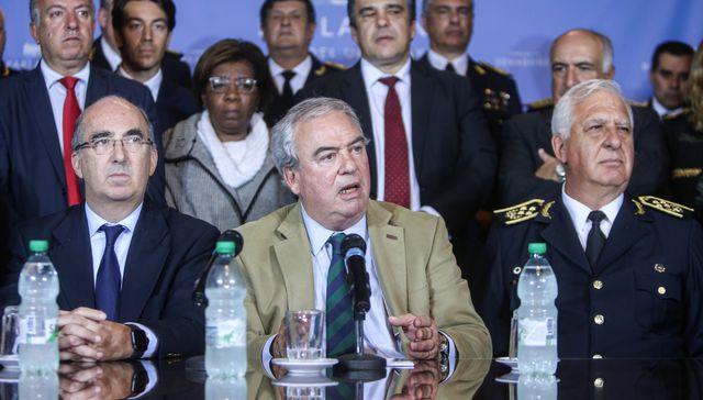 Puertas adentro
