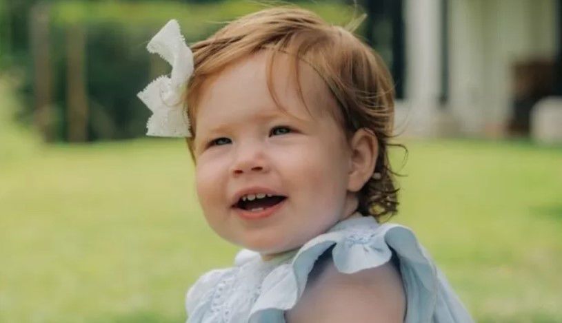 Los duques de Sussex publican una foto de su hija en su primer cumpleaños