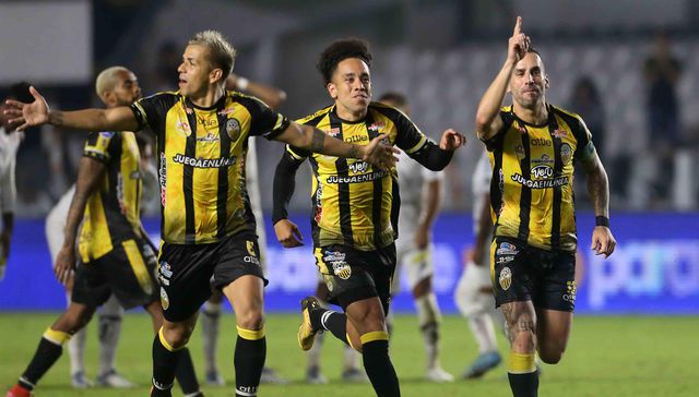 Batacazo aurinegro
