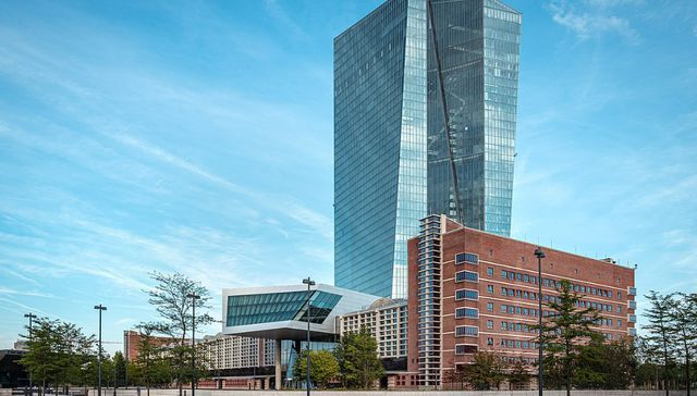 Lo hacen por interés