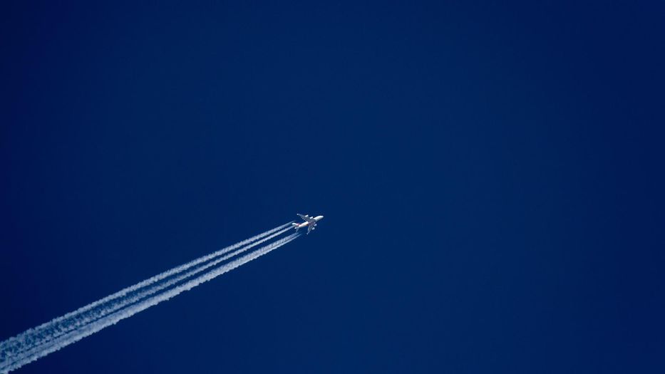 Avión de carga que viajaba desde Serbia a Jordania se estrelló en el norte de Grecia