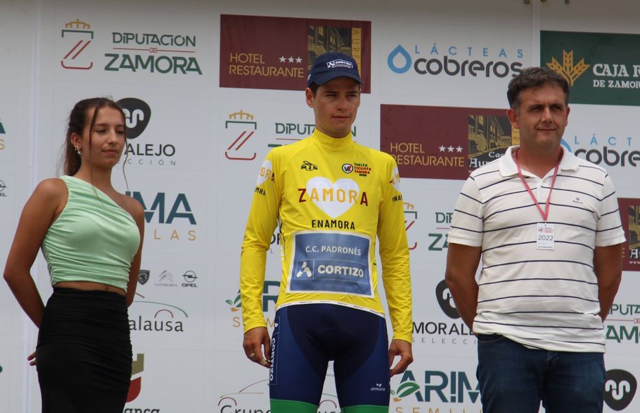 Parado en los pedales