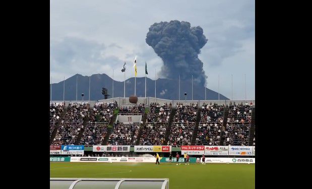 El volcán Sakurajima entra en erupción elevando el nivel de alerta al máximo