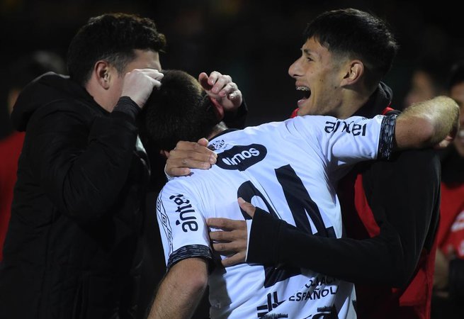 Danubio vence a Cerro y lidera el Clausura uruguayo luego del tropiezo de  Peñarol