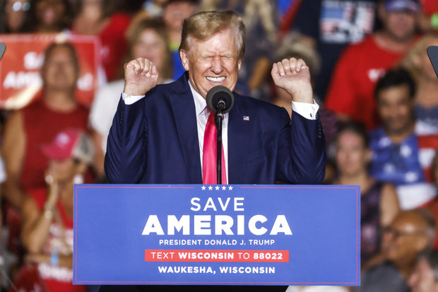 El expresidente estadounidense Donald Trump durante un acto electoral celebrado en Waukesha, Wisconsin, Estados Unidos, el 6 de agosto de 2022. Foto: EFE/ Tannen Maury