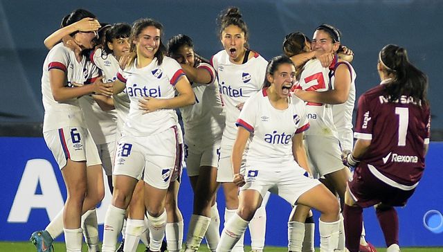 La fiesta en su casa