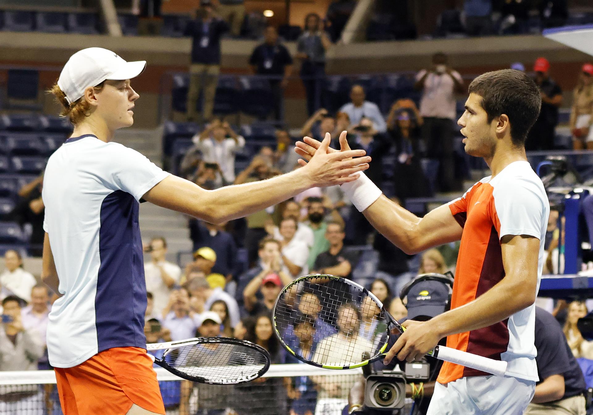 Tenis: Alcaraz Ganó El Punto Y El Partido Del Año Ante Sinner, Y Avanzó ...