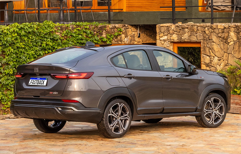 Lanzamiento Regional: Fiat Fastback, El Nuevo SUV Coupé Que Comienza Su ...