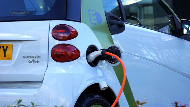 UTE anunció que llegará a los 100 cargadores rápidos para autos eléctricos en 2023