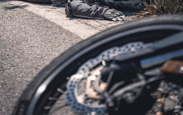 Motociclista murió en choque con camioneta