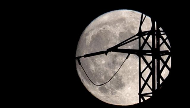 Let's swim to the moon