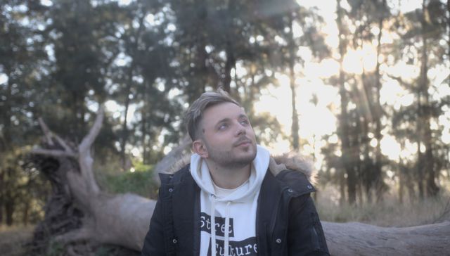 Hola qué tal tú cómo estás