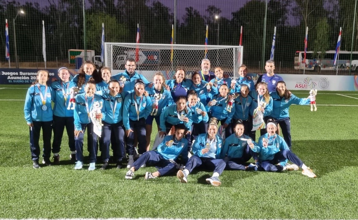 Uruguay aseguró medalla en el fútbol femenino de los Odesur y va por el oro  - EL PAÍS Uruguay