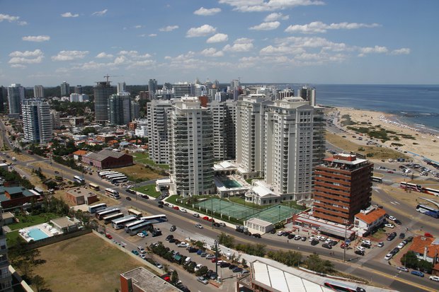 “Viví en Punta”: empresarios lanzan plataforma para atraer más residentes extranjeros