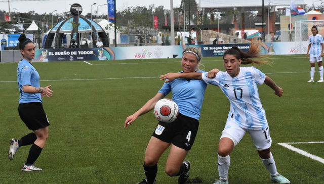 Uruguay aseguró medalla en el fútbol femenino de los Odesur y va por el oro  - EL PAÍS Uruguay